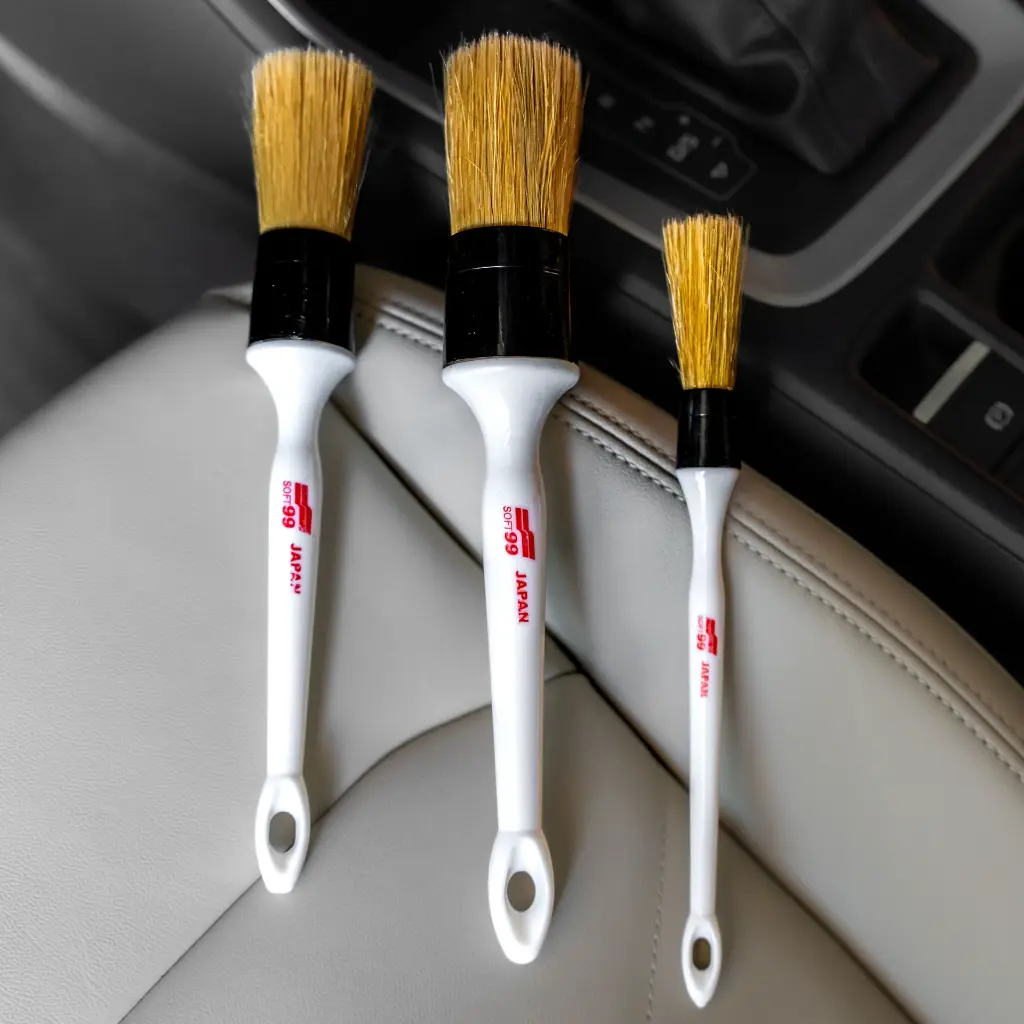 SOFT99 Interior brush use 2.webp