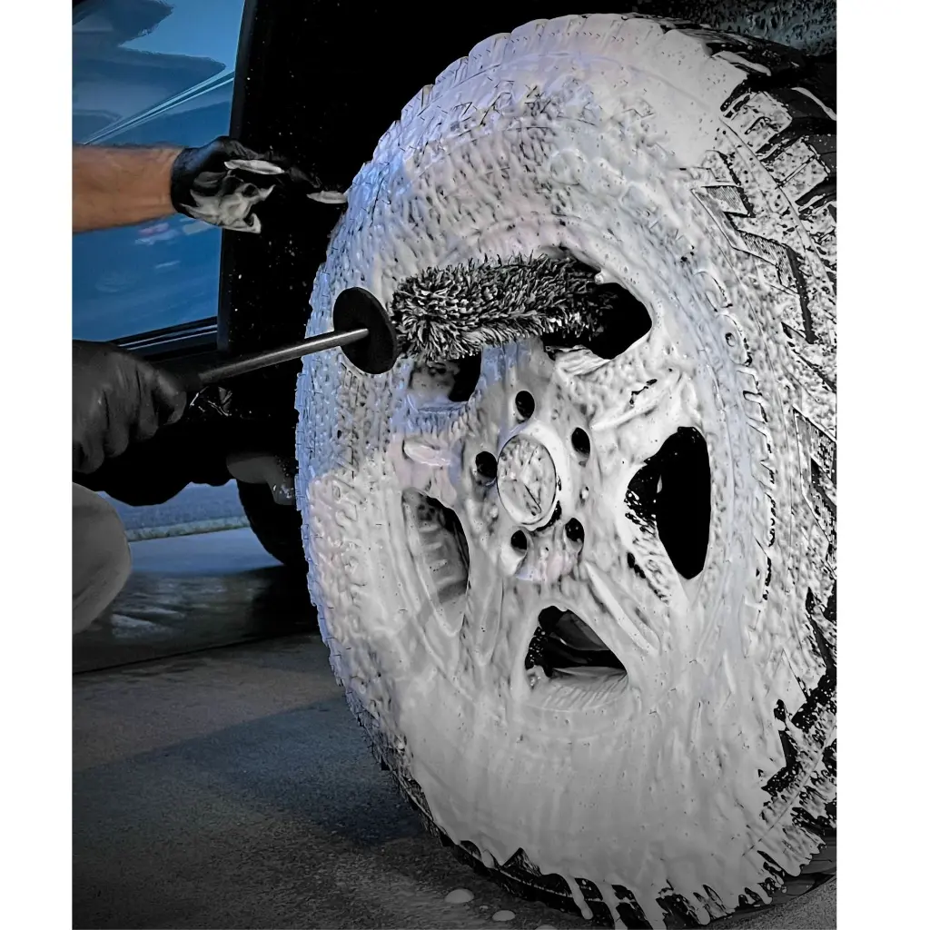 CarPro FLAT SPOT BRUSH 2.webp